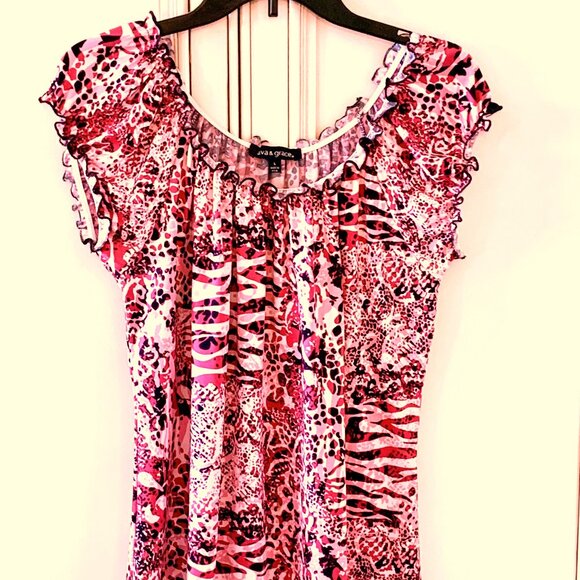 NWOT Ava & Grace Elasticized Neck Pink and Rose Geometric Print Top size Large - Picture 4 of 5
